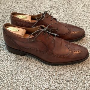 Men’s brown wingtips